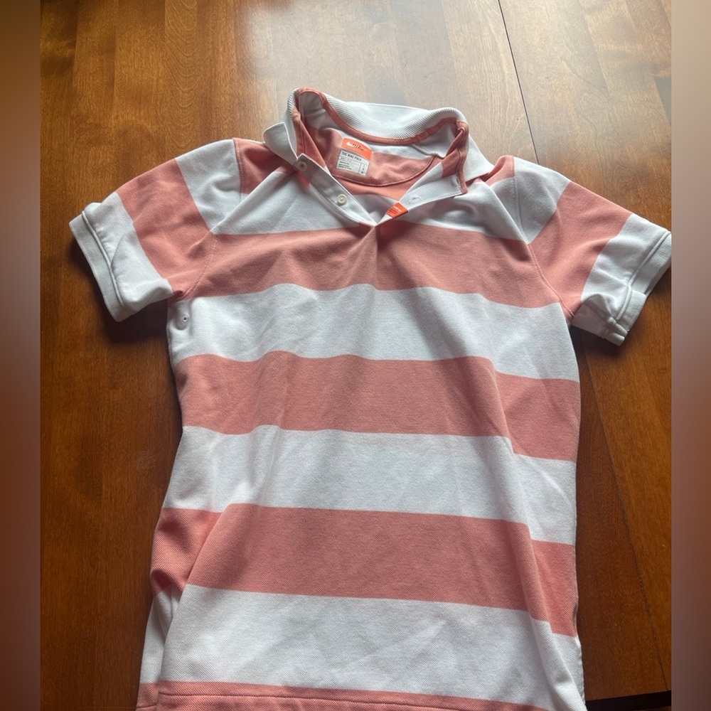 Men’s large Nike polo